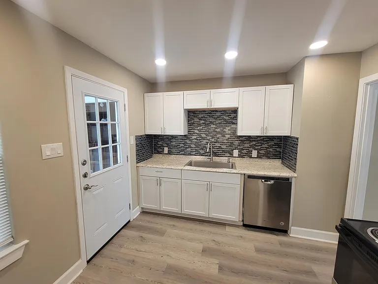 1504 Bowie Dr — Photo 4