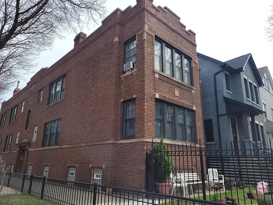 1st image of 2221 W Cornelia Ave #1