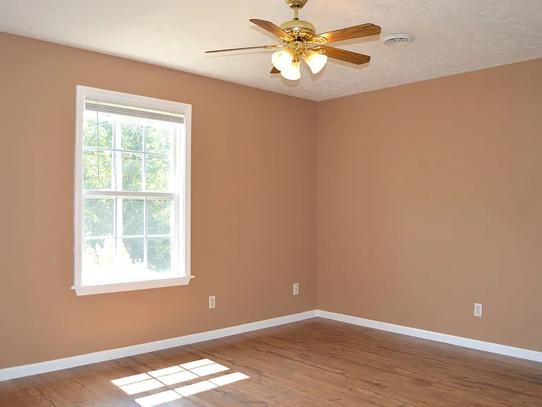 14620 Hobby Dr — Photo 16