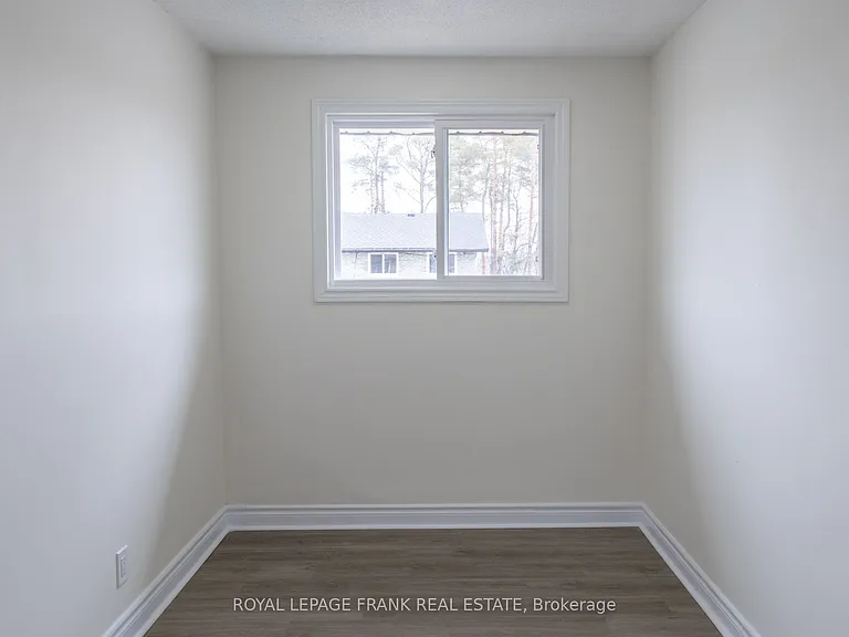 88 Mary St W #3 — Photo 10