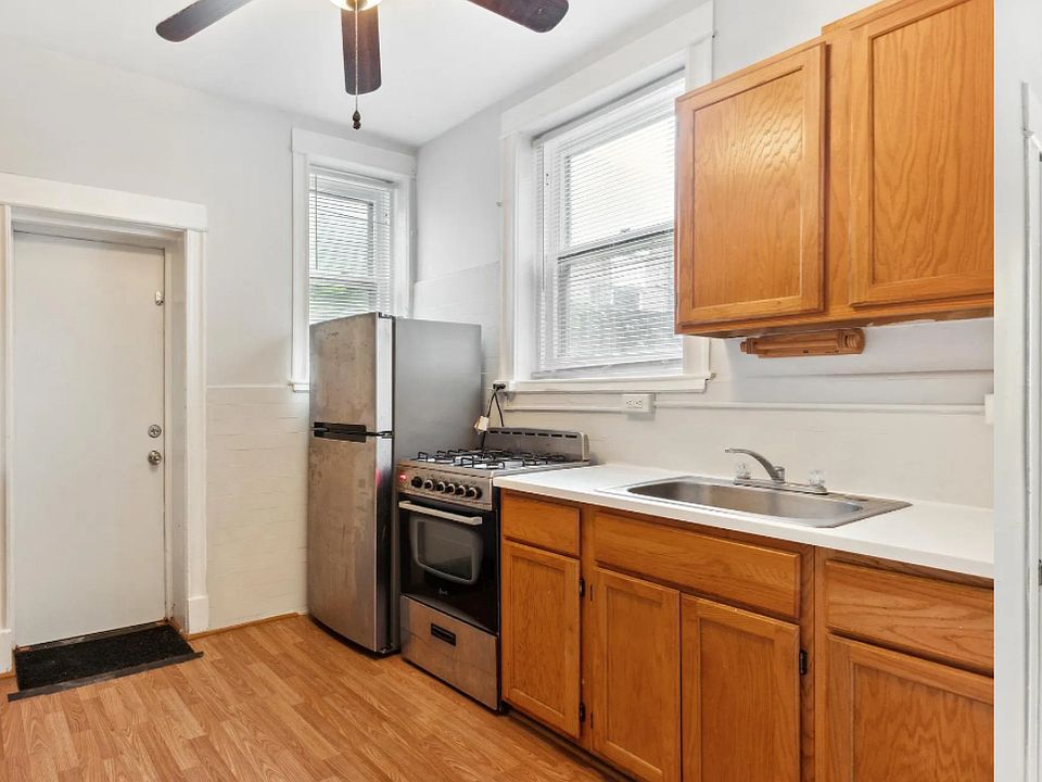 1st image of 4525 Pine St APT 2
