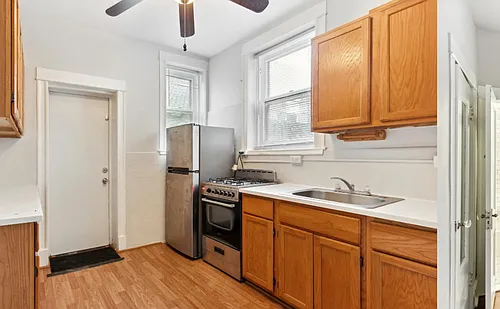 4525 Pine St #2 Photo 1