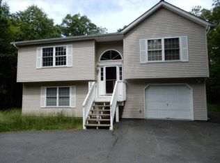 137 Stateway Dr, Milford, PA 18337