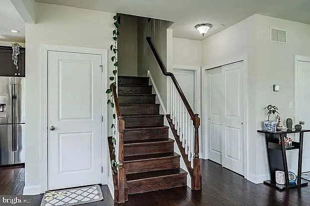 608 Mockernut Ct — Photo 12