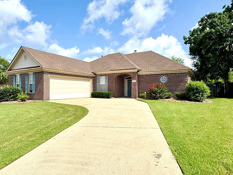 8349 Grayson Grv — Photo 2