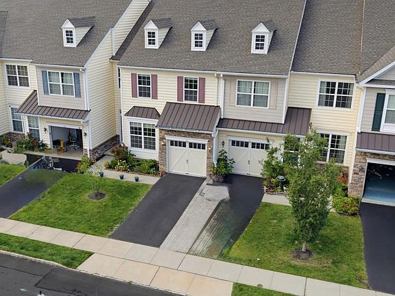2nd image of 16 Morris Ln
