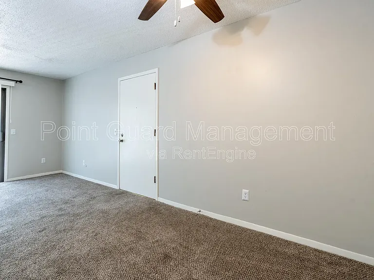 844 N Waco Ave — Photo 9