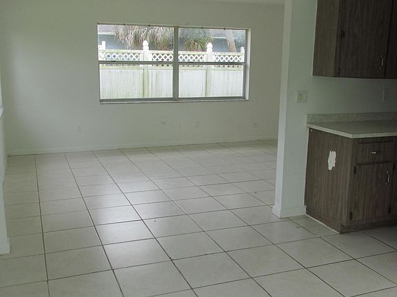 4th image of 311 NW Byron Street