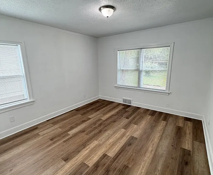 991 Terry Cir — Photo 13