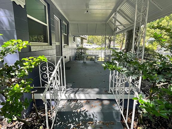 nice porch for relaxing