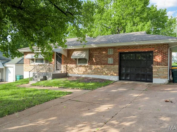 10112 Newbold Dr, Saint Louis, MO 63137