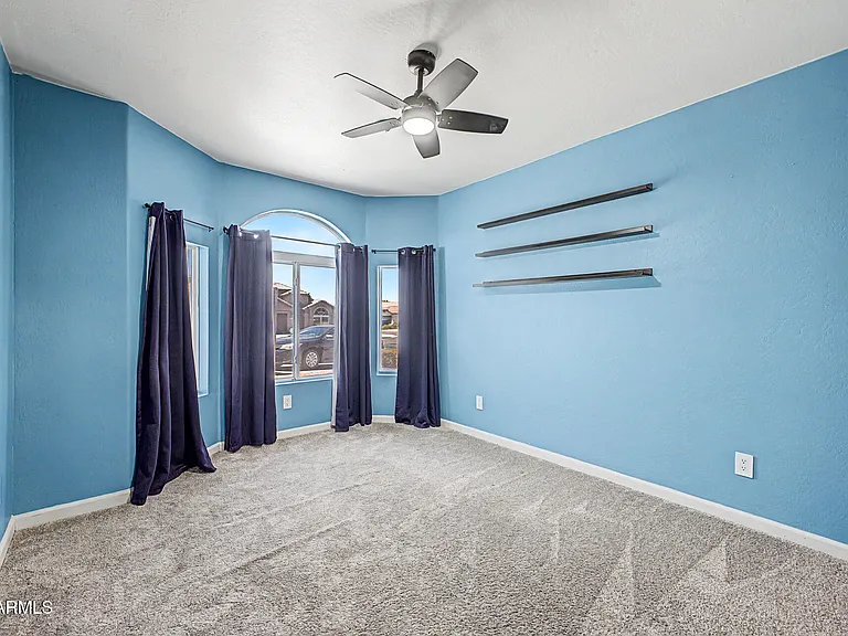 1119 E Pontiac Dr — Photo 21