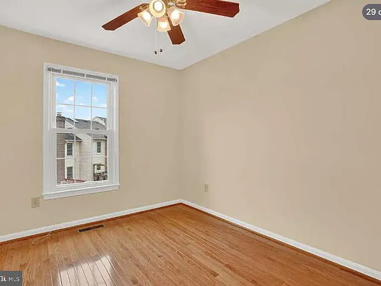 7427 Salford Ct — Photo 29