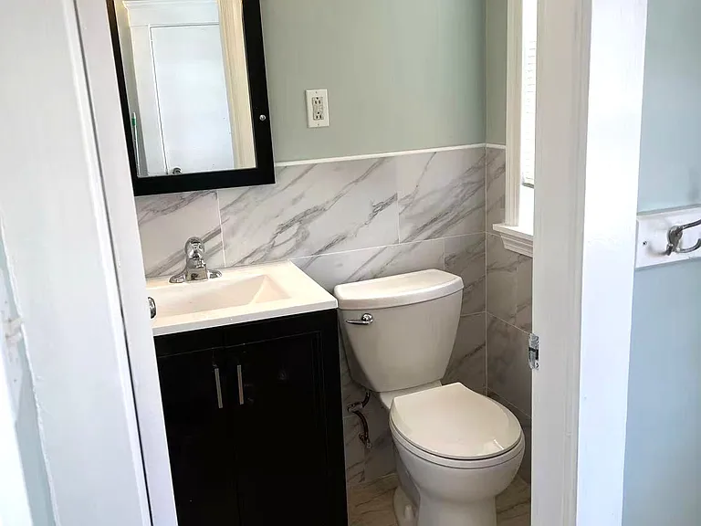 142 Jackson St — Photo 13