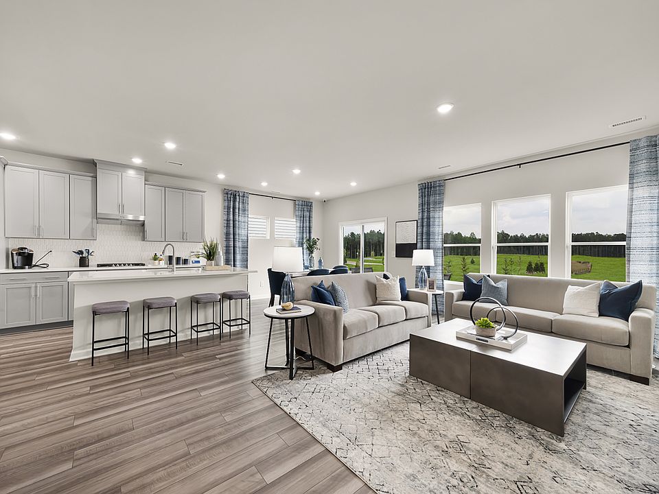 RAL_Edgewater_Johnson_GreatRoom_904AvonmoreDrive_Model
