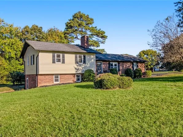 5785 Gumtree Rd, Winston Salem, NC 27107