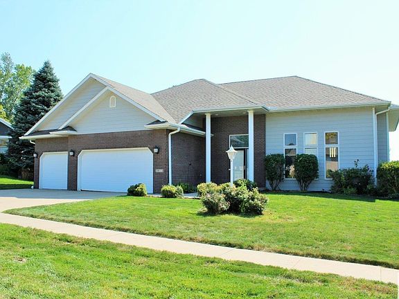 2nd image of 2012 Strawberry Ln
