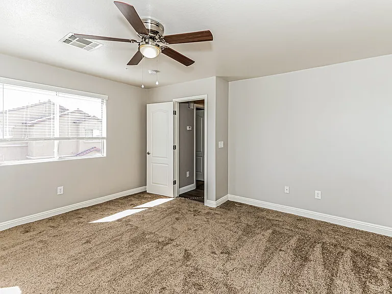 10424 Armand Ave — Photo 10
