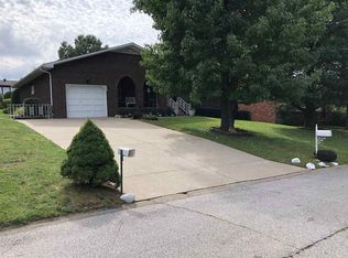 2253 Circle Dr, Milton, WV 25541