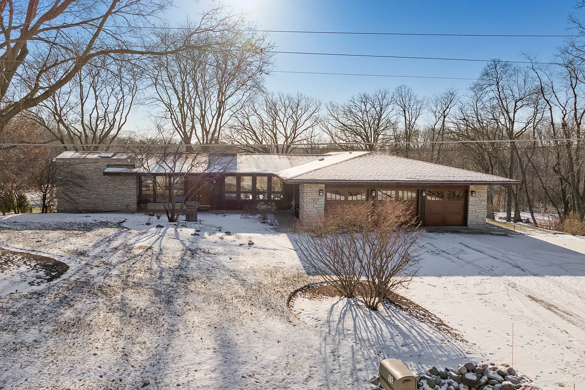 10 Acorn Dr photo 1