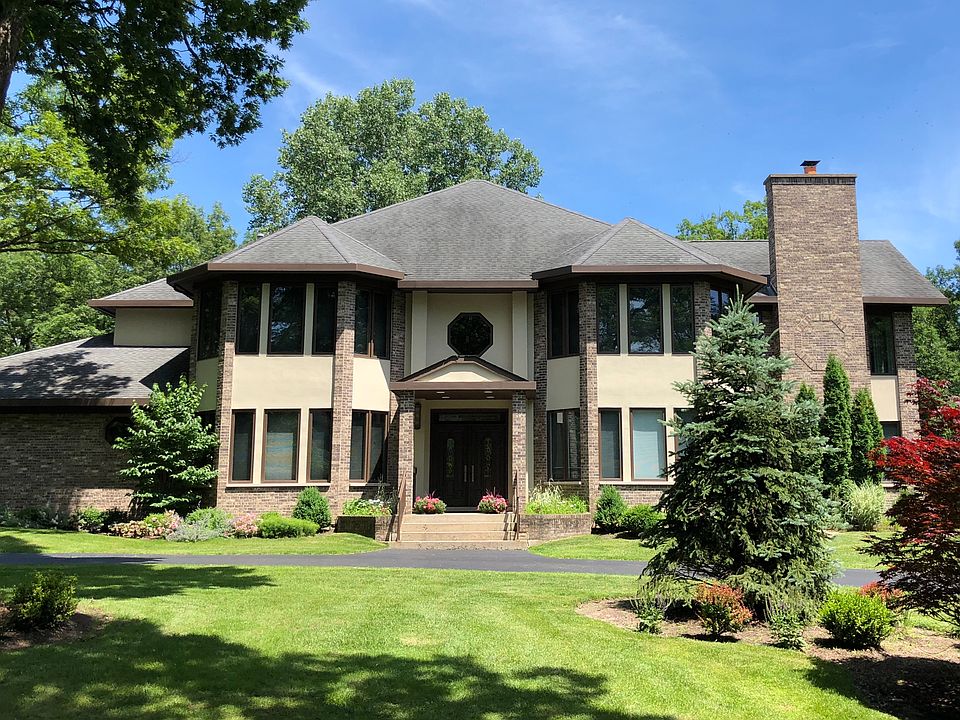 1st image of 885 Blackhawk Ln