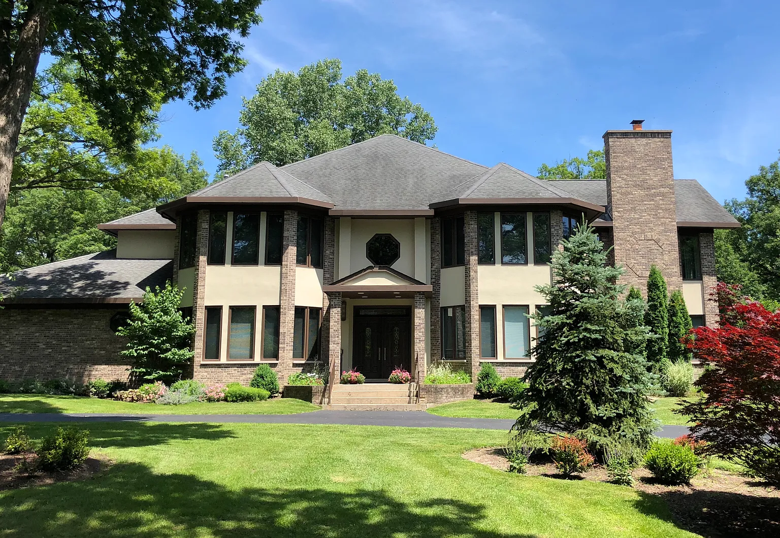 885 Blackhawk Ln photo 1