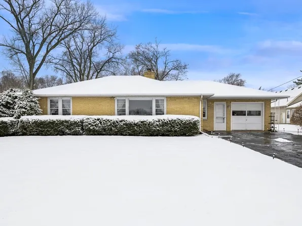 34 Hawthorne Ln, Fox Lake, IL 60020