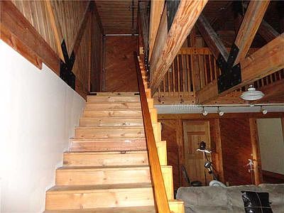 5th image of 1415 E Georgia St