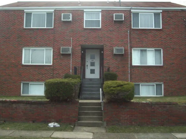 309 N 5th St #2, Youngwood, PA 15697