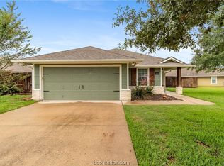 3915 Tranquil Path Dr, College Station, TX 77845
