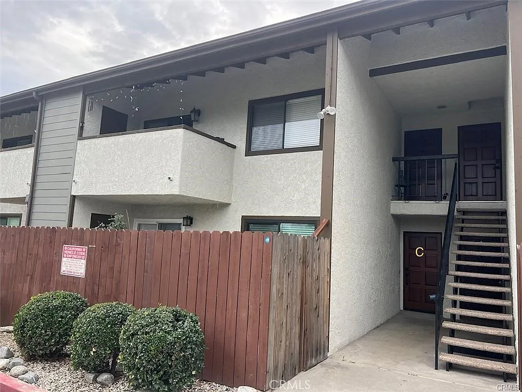 2 bed, 956 sqft, $2,650 — Photo 2
