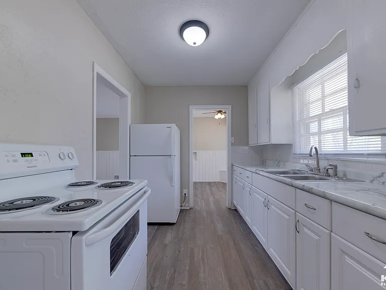 654 N Glendale St — Photo 11