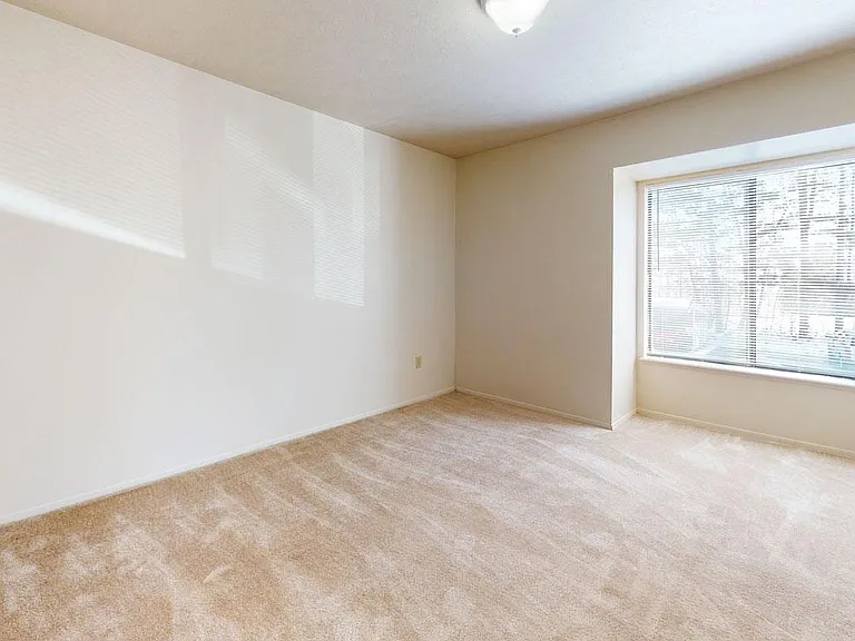 Windmill Lakes Apartments — Photo 52
