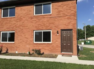 304 Biggs Dr #D, Belleville, IL 62221