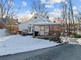 237 Collins Dr, Pittsburgh, PA 15235