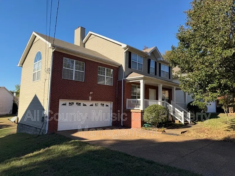 4 bed, 3.0 bath, 2414 sqft, $2,395 — Photo 1