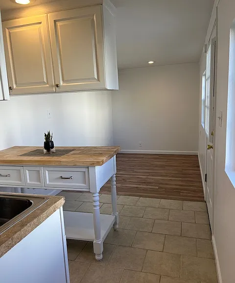 507 E Rose St — Photo 2