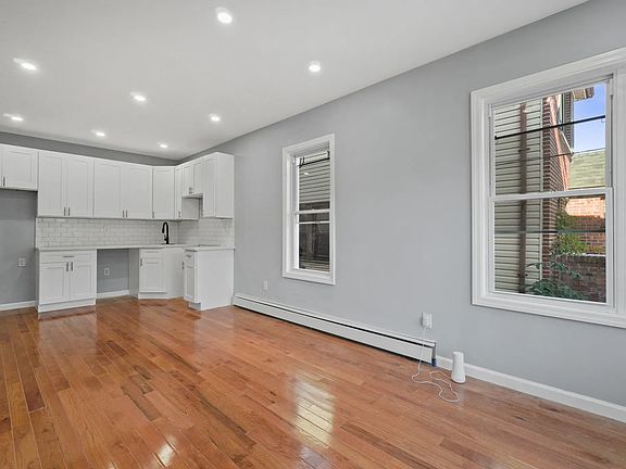 5th image of 2027 Pitman Ave #W