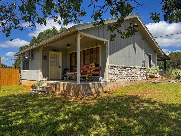 384 Wild Oak Drive, Llano, TX 78643