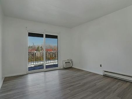 4th image of 4370 S Highland Dr APT 15