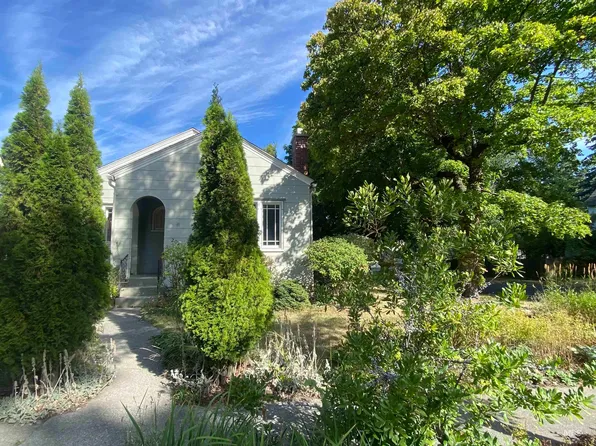 202 N Howard St, Moscow, ID 83843