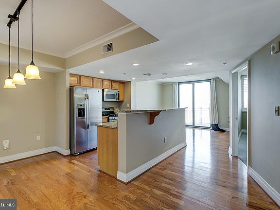 2nd image of 414 Water St Unit 2408