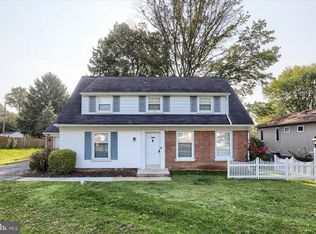 712 Imperial Dr, Lancaster, PA 17601