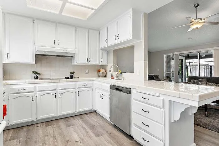 6205 N Barcus Ave — Photo 11