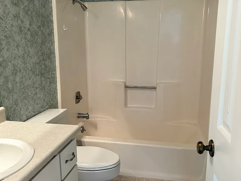 2423 Holliday Rd — Photo 9