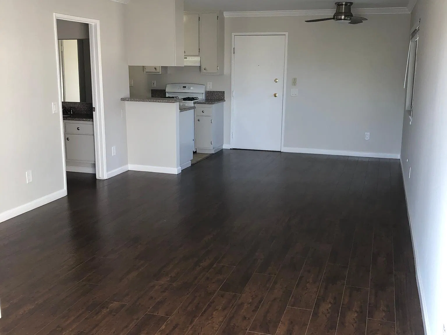 1 bed, 800 sqft, $1,975 — Photo 2