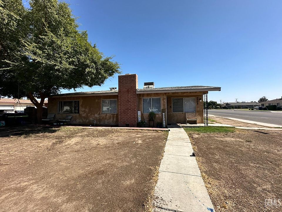 1st image of 2409 Oakwood Dr