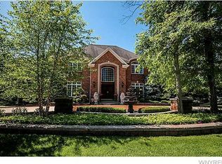 43 Raphael Ct, Williamsville, NY 14221