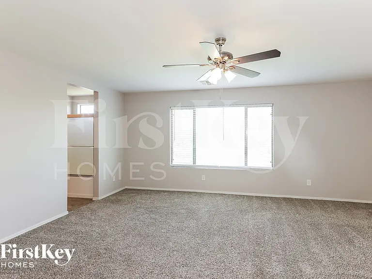 5570 E Flowing Spg — Photo 11