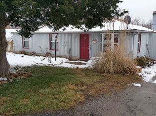 8213 Schell Rd, Pleasant Valley, MO 64068